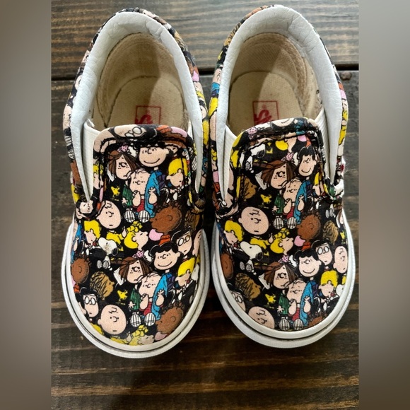 Vans Peanuts The Gang Black Skateboard Classic Slip On Toddler Kids SZ 4.5 - Picture 1 of 4